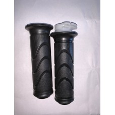 Ручки на руль МОТО Л+П(с пластмасовой вставкой) 22мм LEAD110 Ручки на руль МОТО Л+П(с пластмасовой вставкой) 22мм LEAD110